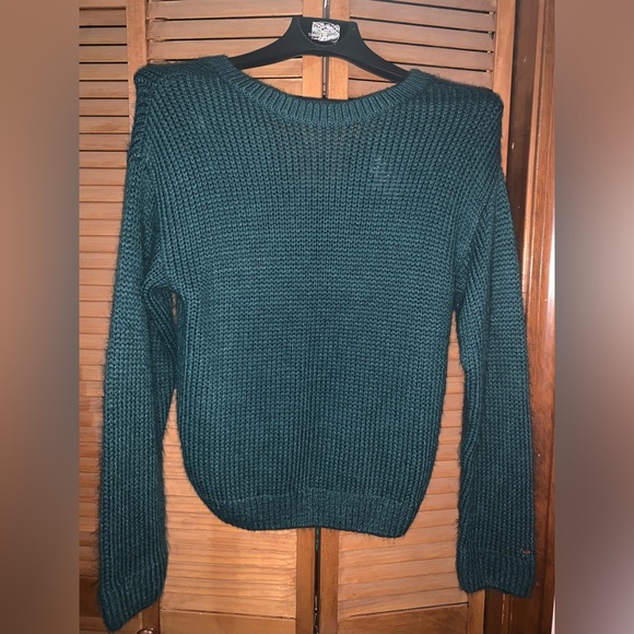 PINK sweater. - Picture 1 of 5